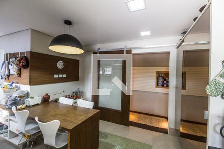 Casa de condomínio para alugar com 385m², 4 quartos e 3 vagas Casa de condomínio para alugar com 385m², 4 quartos e 3 vagasCozinha