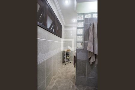 Casa de condomínio para alugar com 385m², 4 quartos e 3 vagas Casa de condomínio para alugar com 385m², 4 quartos e 3 vagasBanheiro da Suíte master
