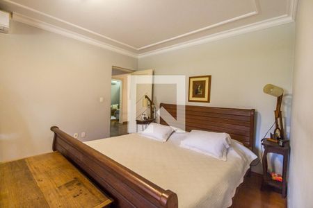 Casa de condomínio para alugar com 385m², 4 quartos e 3 vagas Casa de condomínio para alugar com 385m², 4 quartos e 3 vagasSuíte master