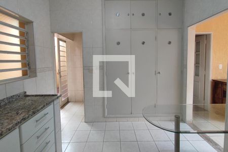 Casa à venda com 194m², 4 quartos e 2 vagas Casa à venda com 194m², 4 quartos e 2 vagasCozinha