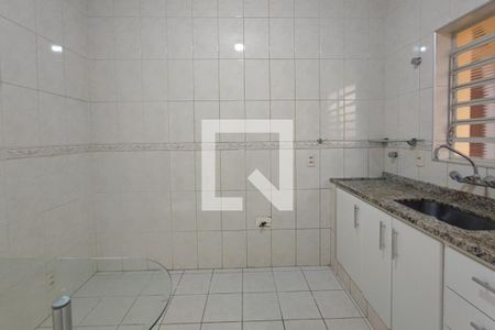 Casa à venda com 194m², 4 quartos e 2 vagas Casa à venda com 194m², 4 quartos e 2 vagasCozinha