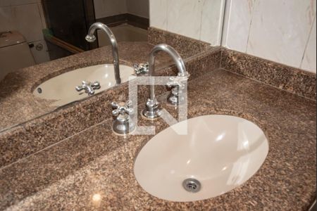 Apartamento à venda com 104m², 3 quartos e 2 vagas Apartamento à venda com 104m², 3 quartos e 2 vagasBanheiro da Suíte