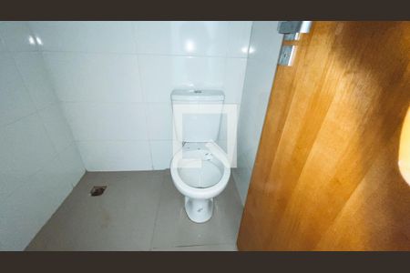 Casa de condomínio à venda com 53m², 2 quartos e 1 vaga Casa de condomínio à venda com 53m², 2 quartos e 1 vagaBanheiro