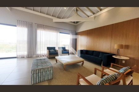 Casa de condomínio à venda com 280m², 4 quartos e 3 vagas Casa de condomínio à venda com 280m², 4 quartos e 3 vagasÁrea comum - Salão de festas