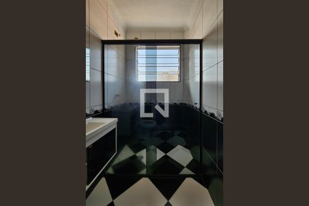 Casa à venda com 128m², 3 quartos e 2 vagas Casa à venda com 128m², 3 quartos e 2 vagasBanheiro