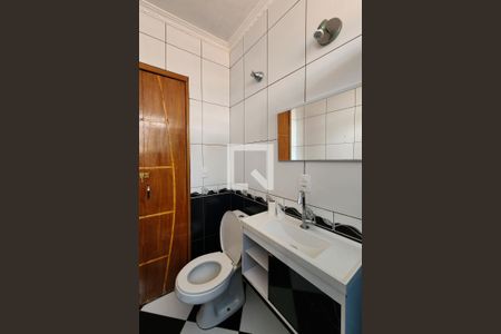 Casa à venda com 128m², 3 quartos e 2 vagas Casa à venda com 128m², 3 quartos e 2 vagasBanheiro