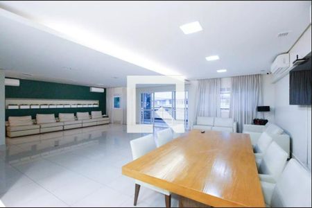 Apartamento à venda com 105m², 2 quartos e 2 vagasÁrea comum