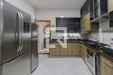 Casa à venda com 200m², 3 quartos e 3 vagas Casa à venda com 200m², 3 quartos e 3 vagasCozinha