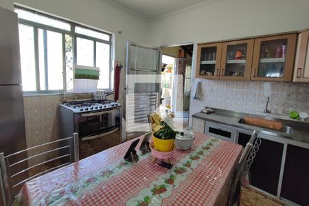 Casa à venda com 348m², 3 quartos e 5 vagas Casa à venda com 348m², 3 quartos e 5 vagasCozinha