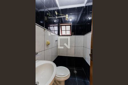 Casa à venda com 250m², 3 quartos e 4 vagas Casa à venda com 250m², 3 quartos e 4 vagasBanheiro Área gourmet