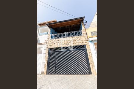 Casa à venda com 250m², 3 quartos e 4 vagas Casa à venda com 250m², 3 quartos e 4 vagasFachada