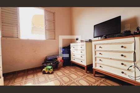 Casa à venda com 289m², 3 quartos e 3 vagas Casa à venda com 289m², 3 quartos e 3 vagasQuarto 2