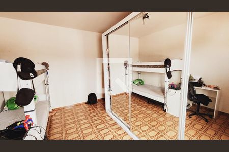 Casa à venda com 289m², 3 quartos e 3 vagas Casa à venda com 289m², 3 quartos e 3 vagasQuarto 3