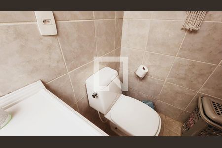 Casa à venda com 289m², 3 quartos e 3 vagas Casa à venda com 289m², 3 quartos e 3 vagasBanheiro