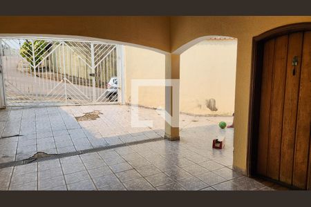 Casa à venda com 289m², 3 quartos e 3 vagas Casa à venda com 289m², 3 quartos e 3 vagasGaragem