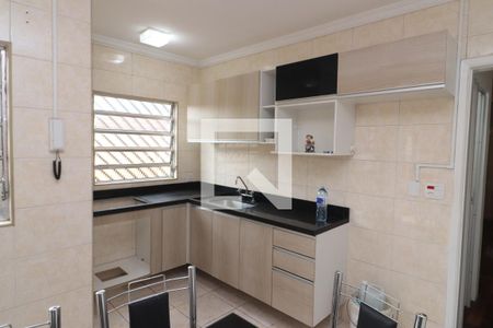 Casa à venda com 180m², 3 quartos e 2 vagasCozinha