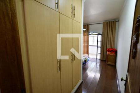 Casa à venda com 400m², 4 quartos e 4 vagasQuarto 2 - Armários