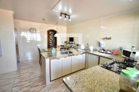 Casa à venda com 400m², 4 quartos e 4 vagasCozinha