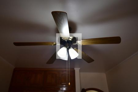 Casa à venda com 400m², 4 quartos e 4 vagasQuarto 2 - Detalhe