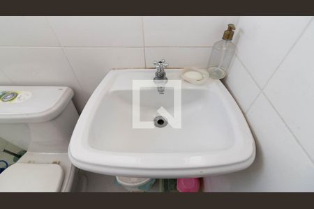 Casa à venda com 135m², 4 quartos e 3 vagas Casa à venda com 135m², 4 quartos e 3 vagasCasa 1 - Banheiro de Serviço