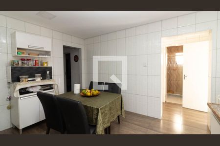 Casa à venda com 135m², 4 quartos e 3 vagas Casa à venda com 135m², 4 quartos e 3 vagasCasa 1 - Cozinha