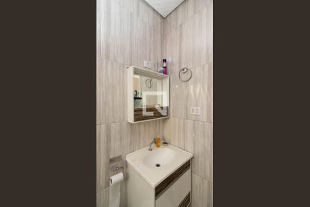 Casa à venda com 135m², 4 quartos e 3 vagas Casa à venda com 135m², 4 quartos e 3 vagasCasa 1 - Banheiro