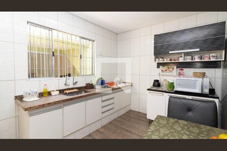 Casa à venda com 135m², 4 quartos e 3 vagas Casa à venda com 135m², 4 quartos e 3 vagasCasa 1 - Cozinha