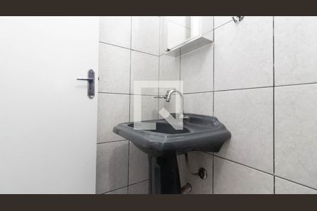 Casa à venda com 135m², 4 quartos e 3 vagas Casa à venda com 135m², 4 quartos e 3 vagasCasa 2 - Banheiro