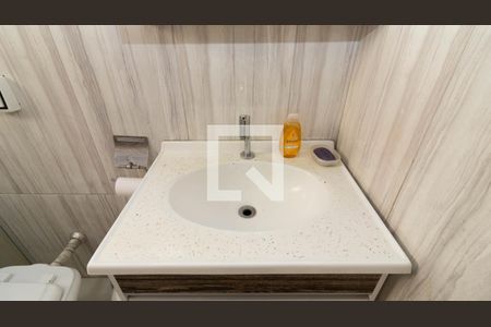 Casa à venda com 135m², 4 quartos e 3 vagas Casa à venda com 135m², 4 quartos e 3 vagasCasa 1 - Banheiro