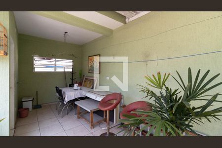 Casa à venda com 135m², 4 quartos e 3 vagas Casa à venda com 135m², 4 quartos e 3 vagasCasa 1 - Varanda