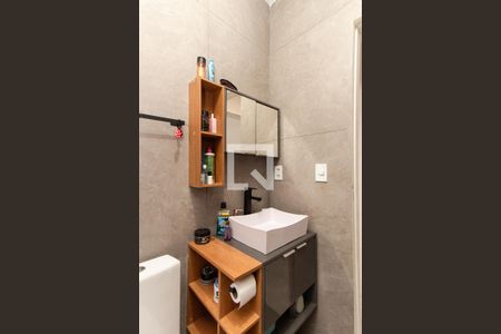 Casa à venda com 350m², 3 quartos e 2 vagas Casa à venda com 350m², 3 quartos e 2 vagasCasa 2 - Banheiro