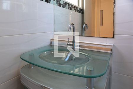 Banheiro de apartamento à venda com 2 quartos, 66m² em Jardim Bom Clima, Guarulhos