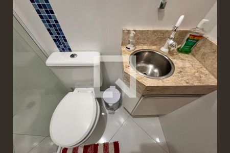 Apartamento à venda com 120m², 2 quartos e 2 vagas Apartamento à venda com 120m², 2 quartos e 2 vagasBanheiro de serviço