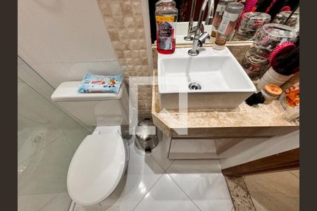 Apartamento à venda com 120m², 2 quartos e 2 vagas Apartamento à venda com 120m², 2 quartos e 2 vagasBanheiro da Suíte