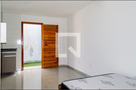 Quarto / Cozinha de kitnet/studio para alugar com 1 quarto, 25m² em São João do Rio Vermelho, Florianópolis