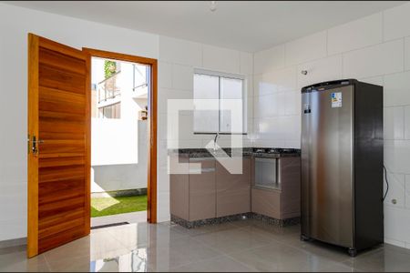 Quarto / Cozinha de kitnet/studio para alugar com 1 quarto, 25m² em São João do Rio Vermelho, Florianópolis