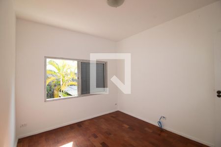 Casa à venda com 320m², 3 quartos e 2 vagas Casa à venda com 320m², 3 quartos e 2 vagasQuarto 2