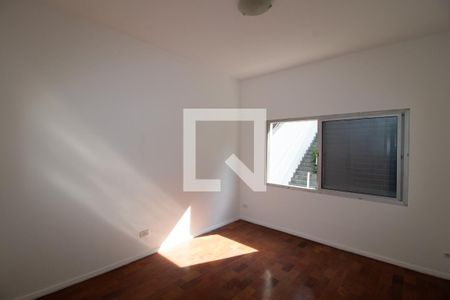 Casa à venda com 320m², 3 quartos e 2 vagas Casa à venda com 320m², 3 quartos e 2 vagasQuarto 2