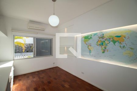 Casa à venda com 320m², 3 quartos e 2 vagas Casa à venda com 320m², 3 quartos e 2 vagasQuarto 3