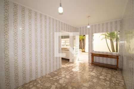 Casa à venda com 320m², 3 quartos e 2 vagas Casa à venda com 320m², 3 quartos e 2 vagasCopa