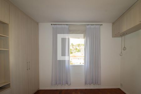 Casa à venda com 320m², 3 quartos e 2 vagas Casa à venda com 320m², 3 quartos e 2 vagasQuarto 1 Suite