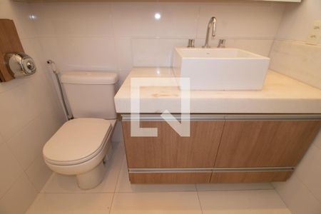 Casa à venda com 320m², 3 quartos e 2 vagas Casa à venda com 320m², 3 quartos e 2 vagasBanheiro 2