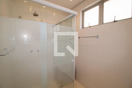 Casa à venda com 320m², 3 quartos e 2 vagas Casa à venda com 320m², 3 quartos e 2 vagasBanheiro 2