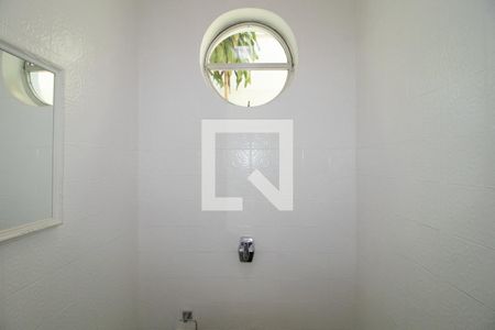 Casa à venda com 320m², 3 quartos e 2 vagas Casa à venda com 320m², 3 quartos e 2 vagasLavabo