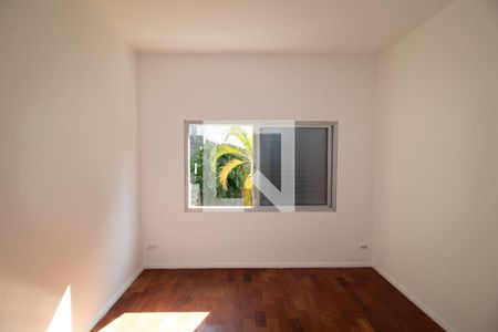 Casa à venda com 320m², 3 quartos e 2 vagas Casa à venda com 320m², 3 quartos e 2 vagasQuarto 2