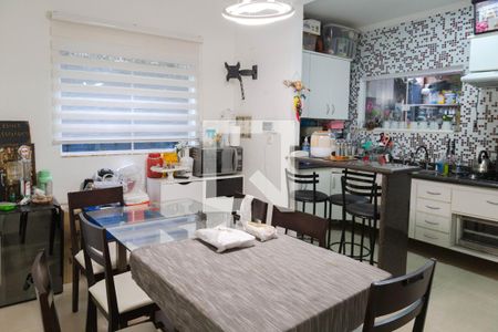 Casa à venda com 140m², 3 quartos e 2 vagasCozinha