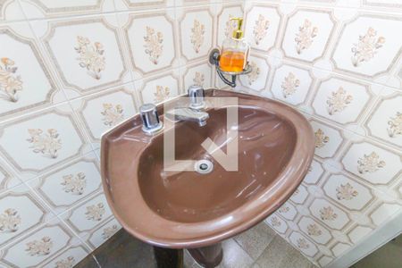 Casa à venda com 180m², 3 quartos e 2 vagas Casa à venda com 180m², 3 quartos e 2 vagasBanheiro