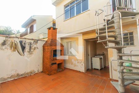 Casa à venda com 180m², 3 quartos e 2 vagas Casa à venda com 180m², 3 quartos e 2 vagasChurrasqueira