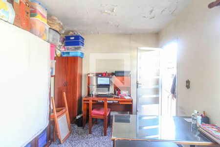 Casa à venda com 180m², 3 quartos e 2 vagas Casa à venda com 180m², 3 quartos e 2 vagasEdícula