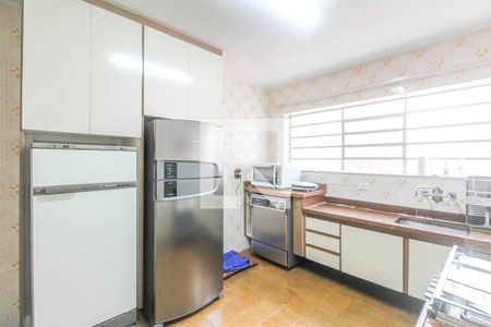 Casa à venda com 180m², 3 quartos e 2 vagas Casa à venda com 180m², 3 quartos e 2 vagasCozinha